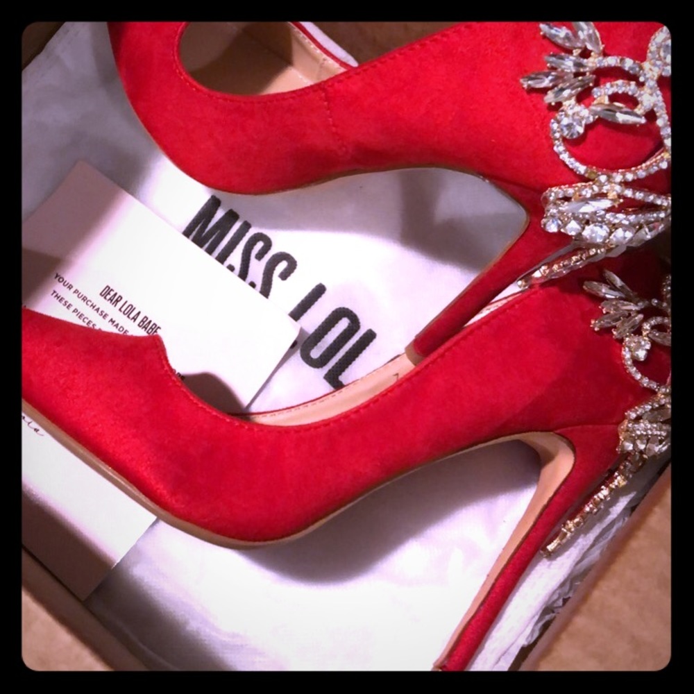 *SALE* MISS LOLA “Praise Me” heels 👠✨